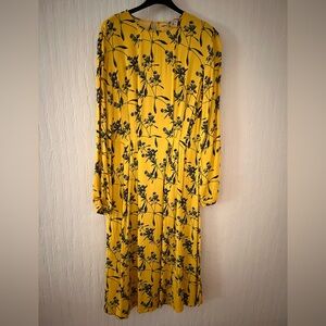 H&M dress, Size 6, slips on, yellow and flowers